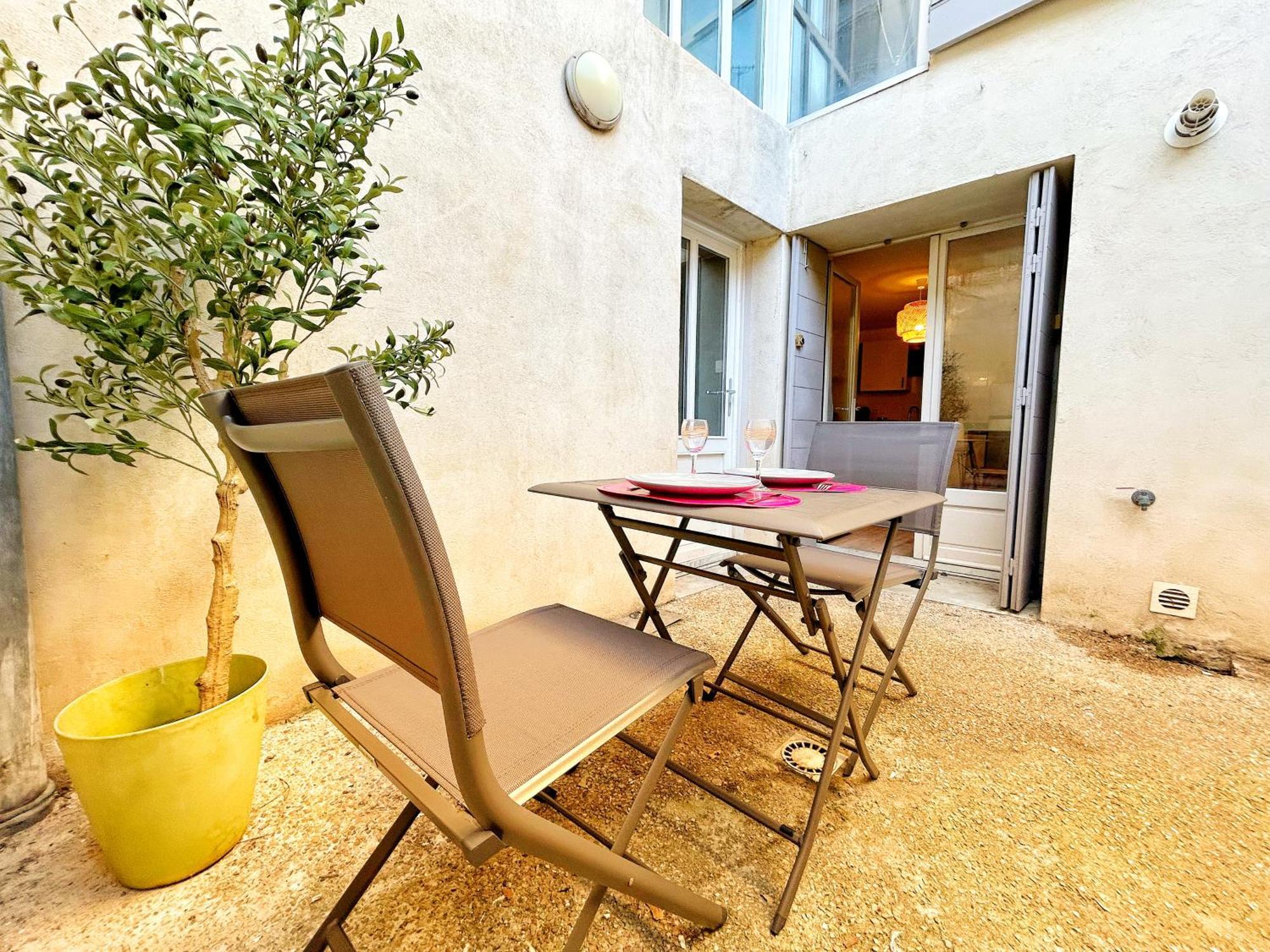 Cosy Ocre Apartment Arles Luaran gambar
