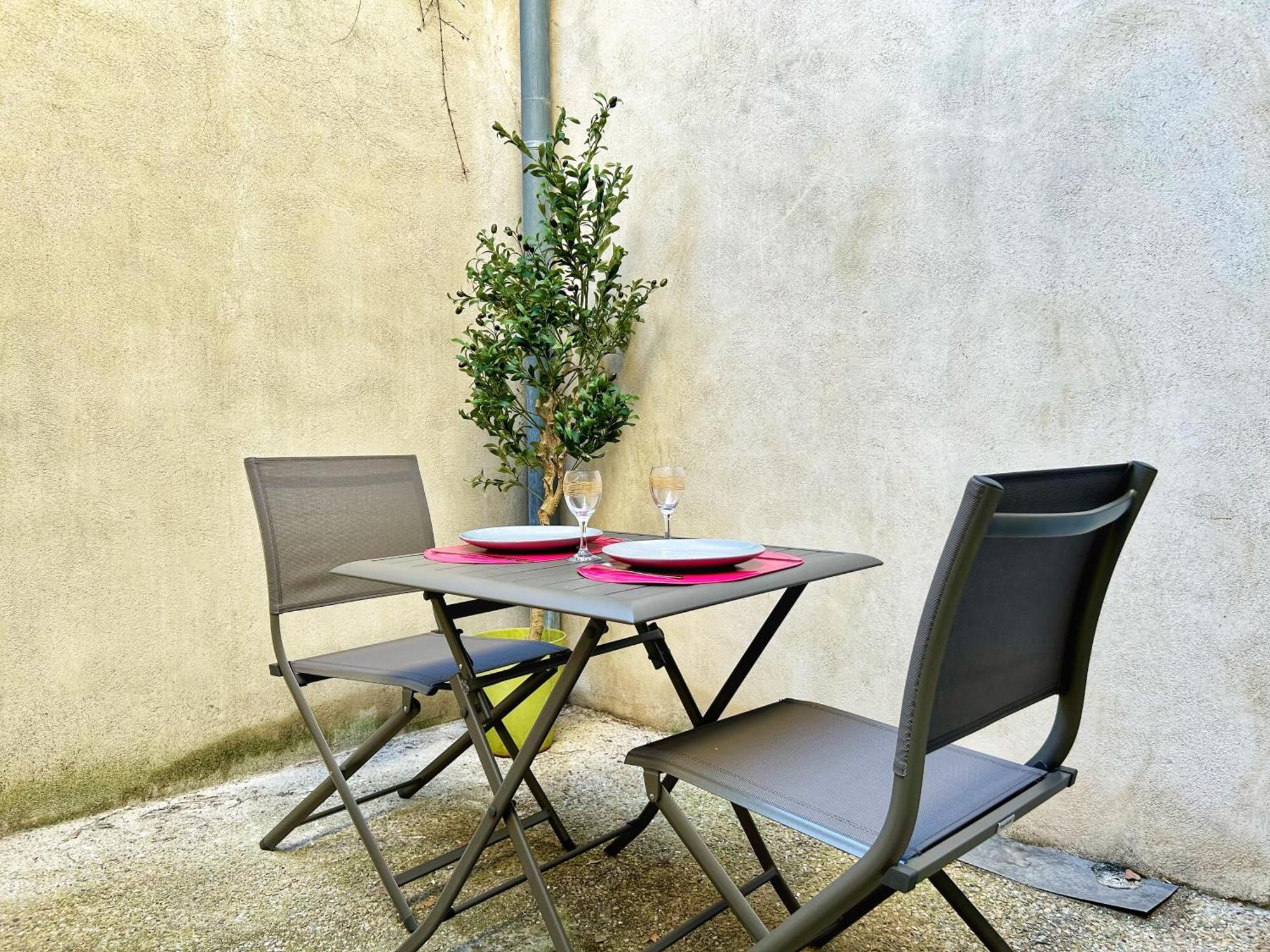 Cosy Ocre Apartment Arles Luaran gambar