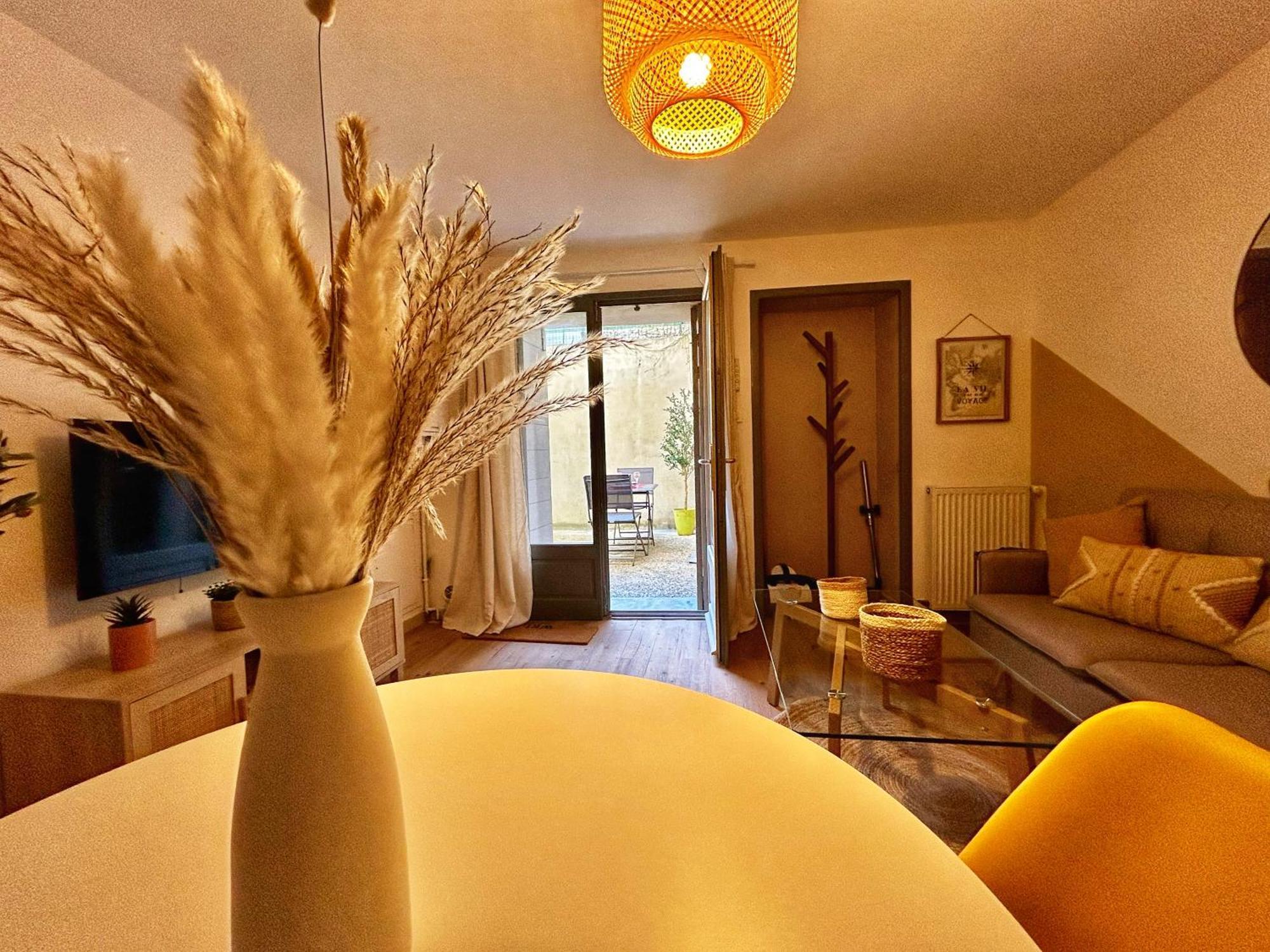 Cosy Ocre Apartment Arles Luaran gambar